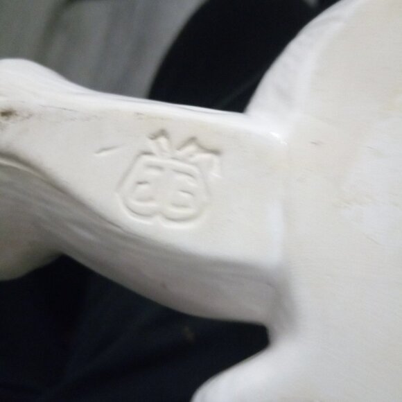 "Artistic Gifts, Holiday Bear Collectible (Selling As Is) - Picture 12 of 13